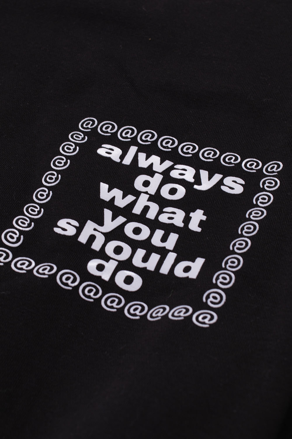 "Always 3116 Hoodie – Zeitloser schwarzer Kapuzenpullover mit hochwertiger Verarbeitung und modernem Schnitt"