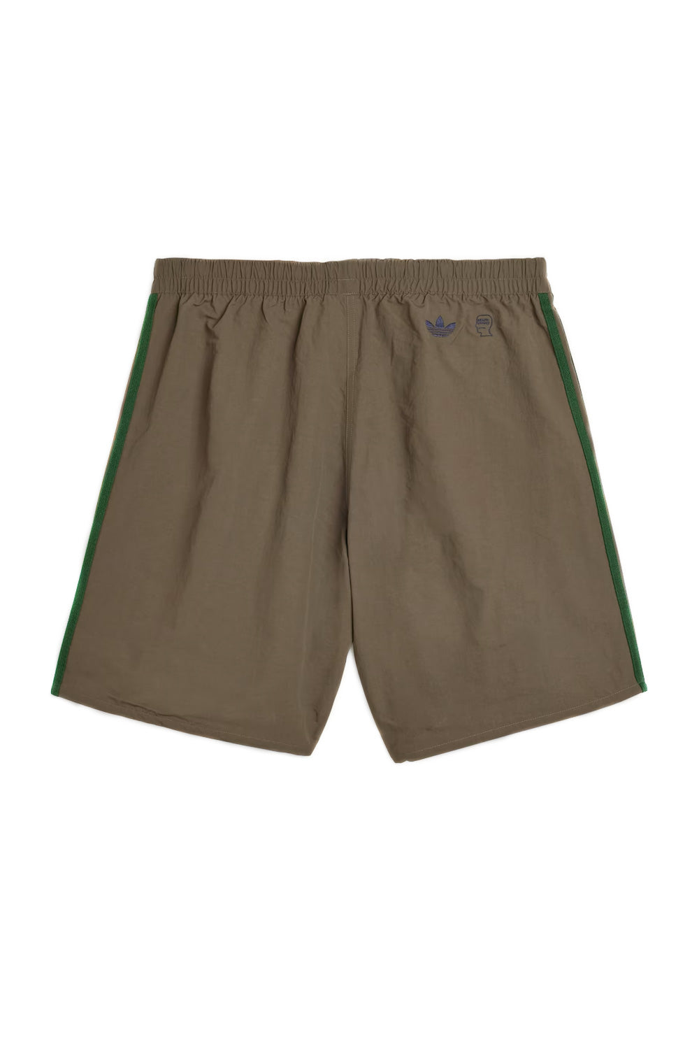 Rückansicht der Adidas x Brain Dead Track Shorts Branch mit zwei Seitentaschen und auffälligem Grafikdetail.