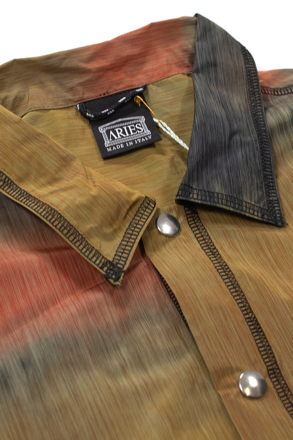 "Aries Colourfade SS Tech Shirt Black – Schwarzes Tech-Shirt mit Farbverlauf-Design für ein modernes Streetwear-Outfit"