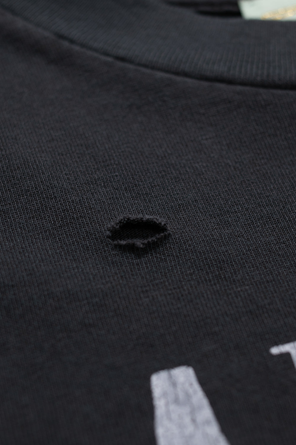 Aries Destroyed Nirvana Tee – Schwarz gefärbtes und geripptes Oversized-T-Shirt mit exklusivem Brustprint und softer Baumwollqualität für maximalen Tragekomfort.