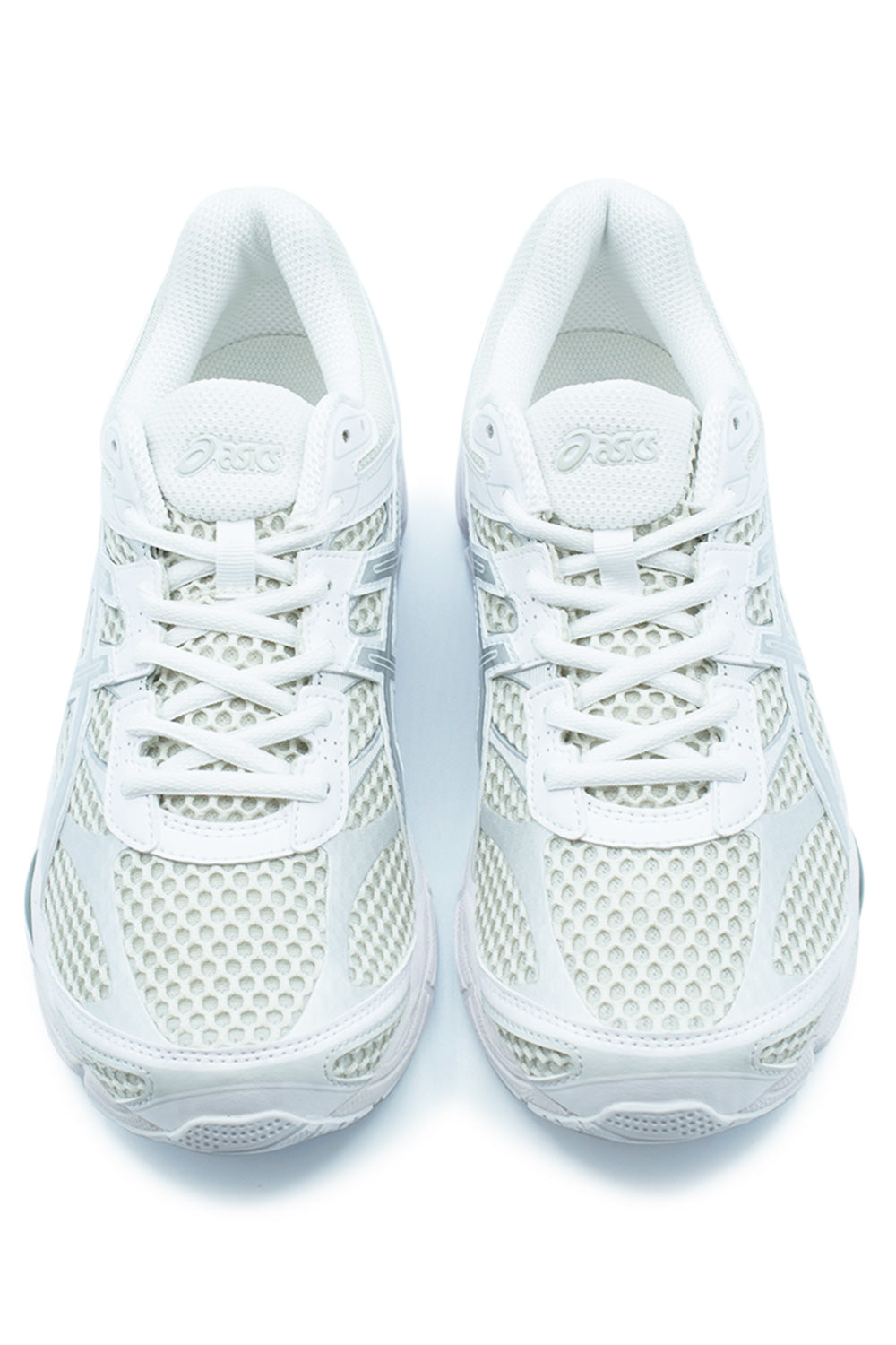 Top-down view of a pair of white Asics GEL-Cumulus 16 sneakers, highlighting the clean white laces, open-mesh toe box, and classic tongue branding.