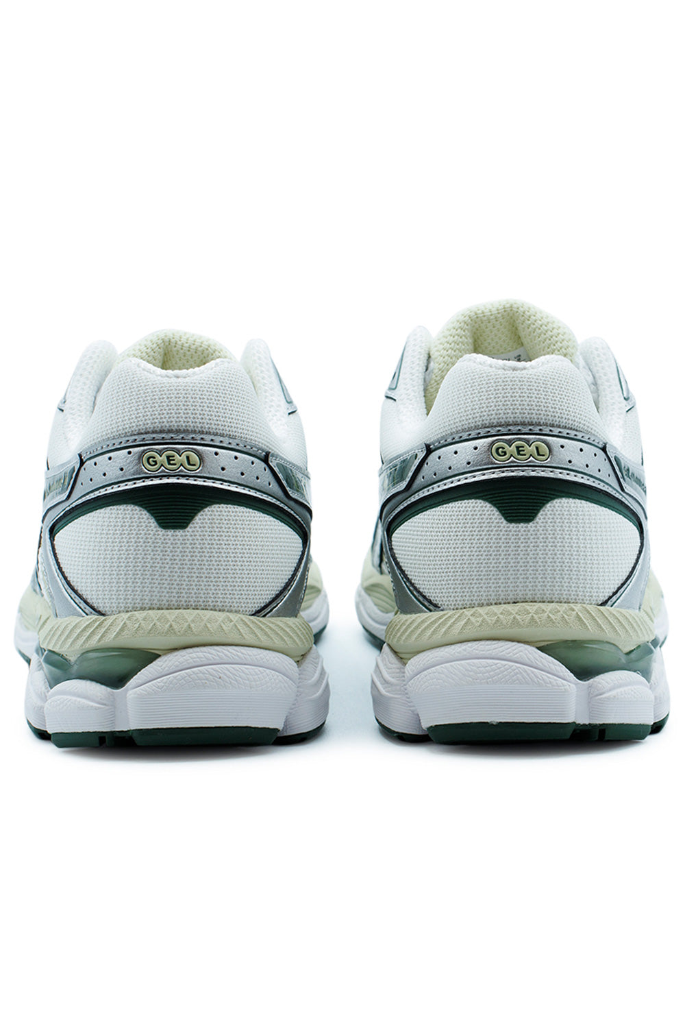 Rear view of ASICS GEL-CUMULUS 16 lifestyle sneaker showcasing visible GEL cushioning system, FluidRide sole unit and forest green performance-inspired accents