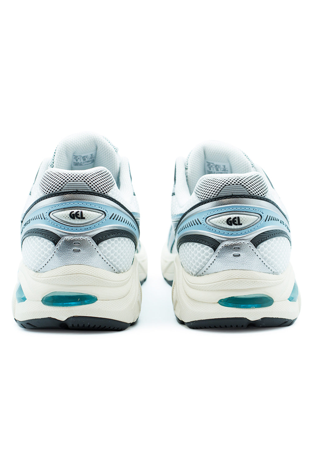 Rückansicht des Asics GT-2160 zeigt industriell angehauchte Elemente und technische Laufschuh-Ästhetik