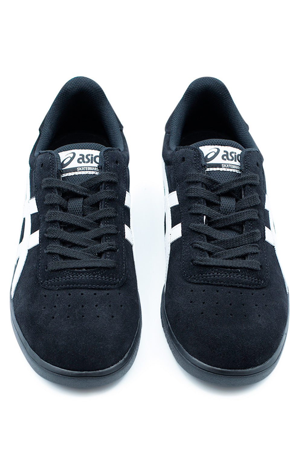 front view Asics Gel-Vickka Pro skate shoe featuring one piece toe box, perforated forefoot and padded tongue designed for comfort, control and long lasting skate sessions