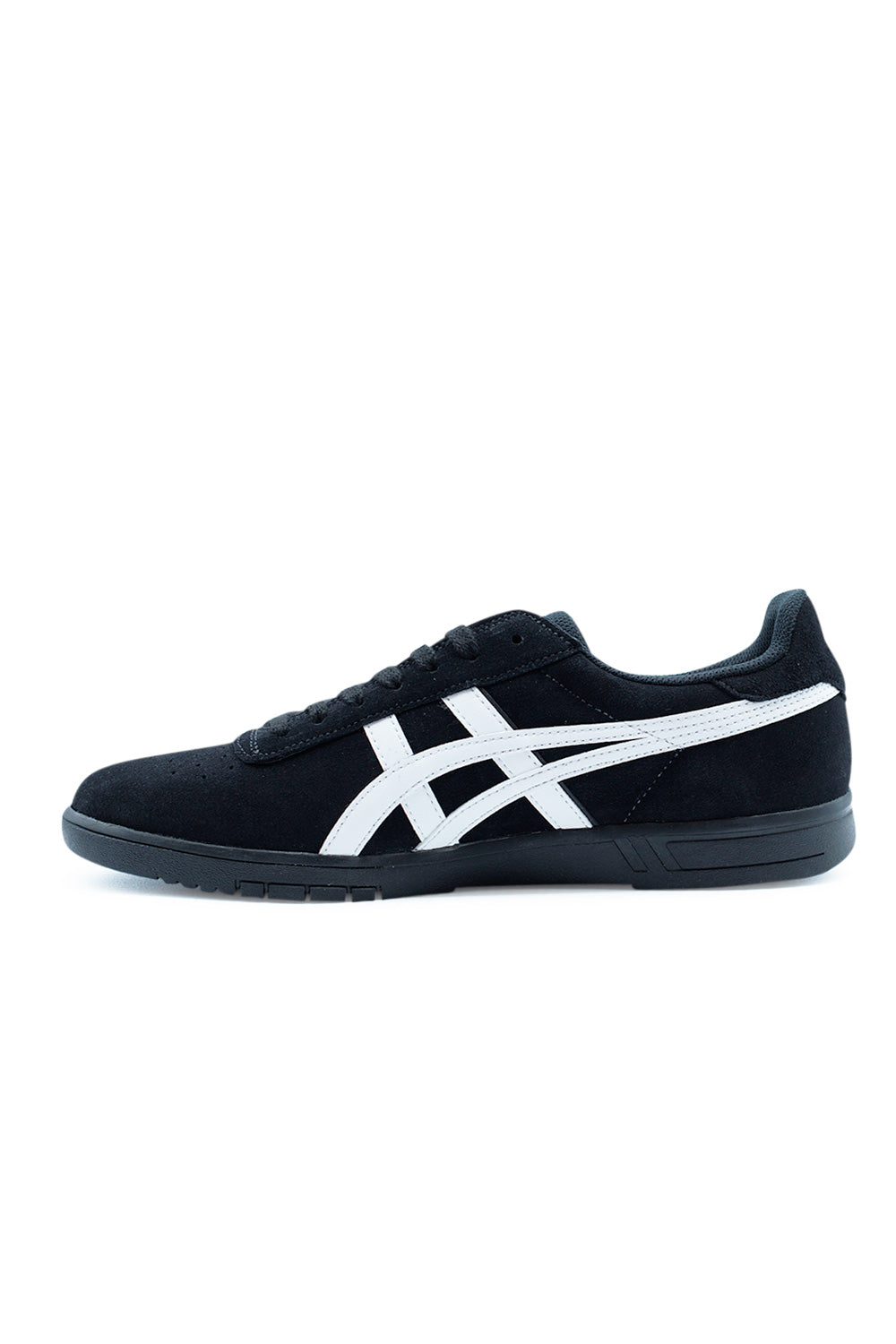 angled perspective Asics skate shoe Gel-Vickka Pro highlighting durable suede construction, seamless toe cap and supportive cupsole built for technical tricks and daily wear