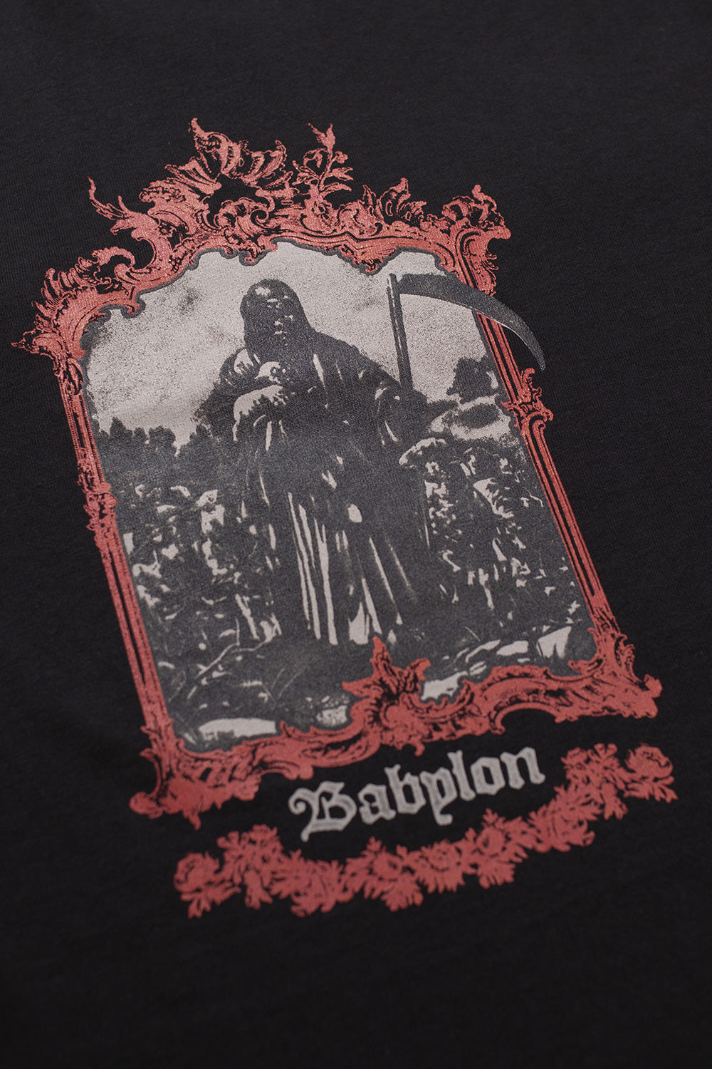 Babylon LA Reaper Tee Schwarz – Hochwertiges Oversized-T-Shirt aus 100 % Baumwolle mit strapazierfähigem Stoff und auffälligem Print auf der Brust.
