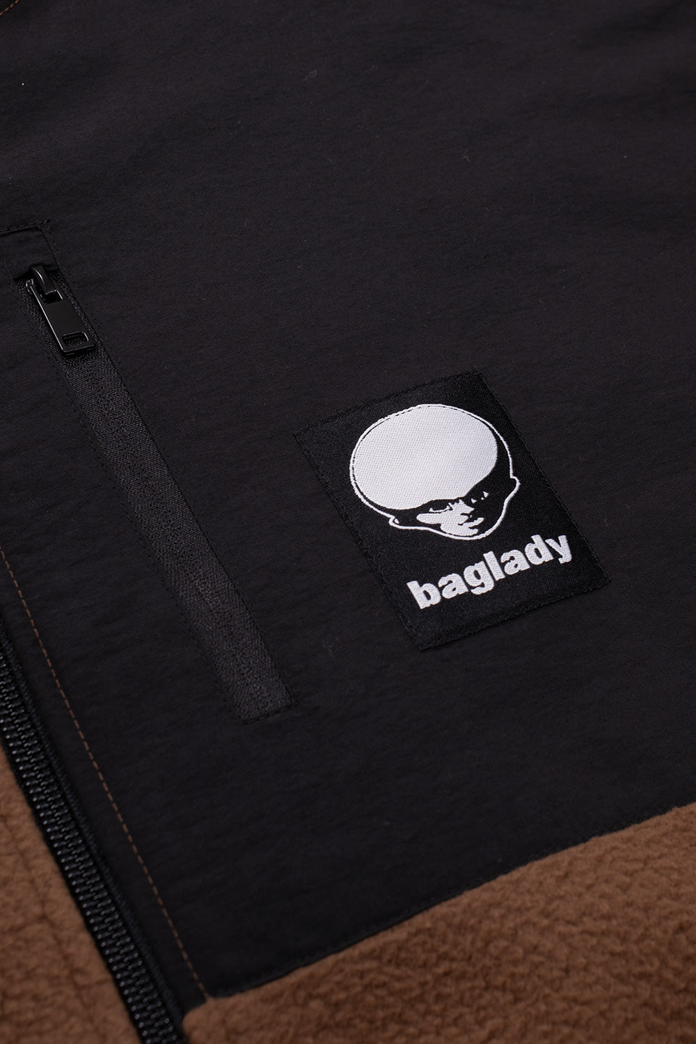 "Baglady Zip-Up Fleece Tawny Brown – vielseitiges und stylisches Fleece-Jacket für kalte Tage und trendige Outfits"