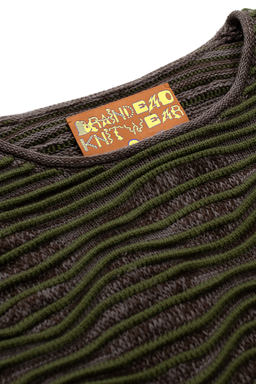 Brain Dead Boxy Sweater Grün – Moderner, locker geschnittener Strickpullover mit strukturiertem 3D-Wellenmuster aus reiner Baumwolle.