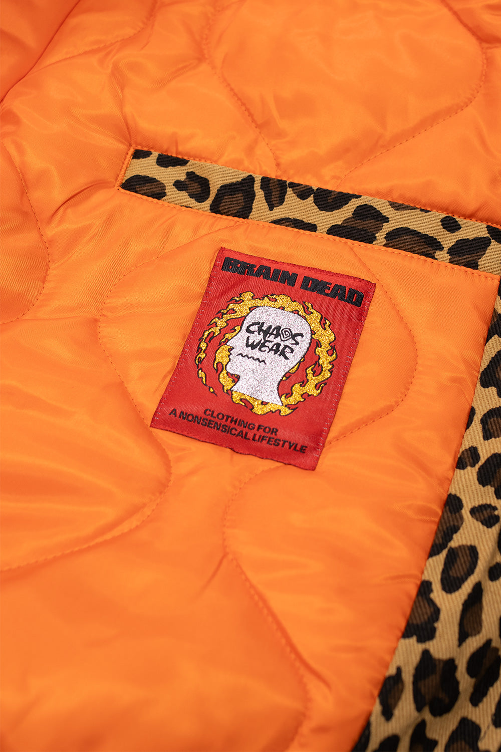 Brain Dead Flight Jacket Leopard Print – Auffällige Jacke mit gewebtem Logo, kastigem Schnitt und funktionalen Details aus robustem Twill.