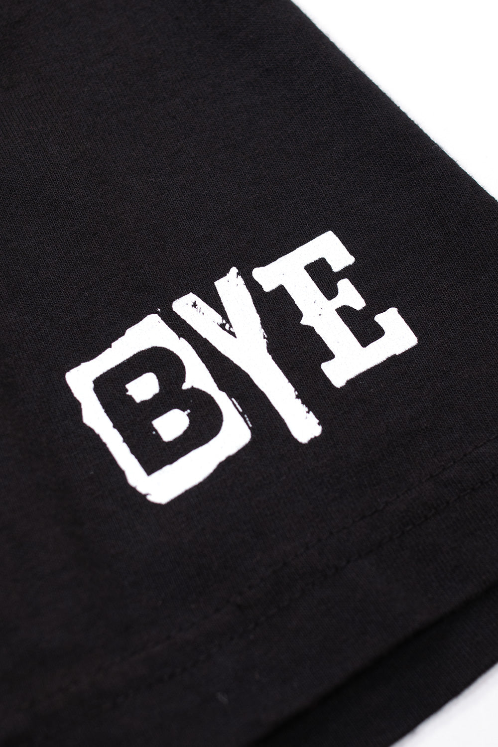 Bye Jeremy T-Shirt in Schwarz, mit ausdrucksstarkem Herzbroken-Motiv – perfekt für einen einzigartigen Look.