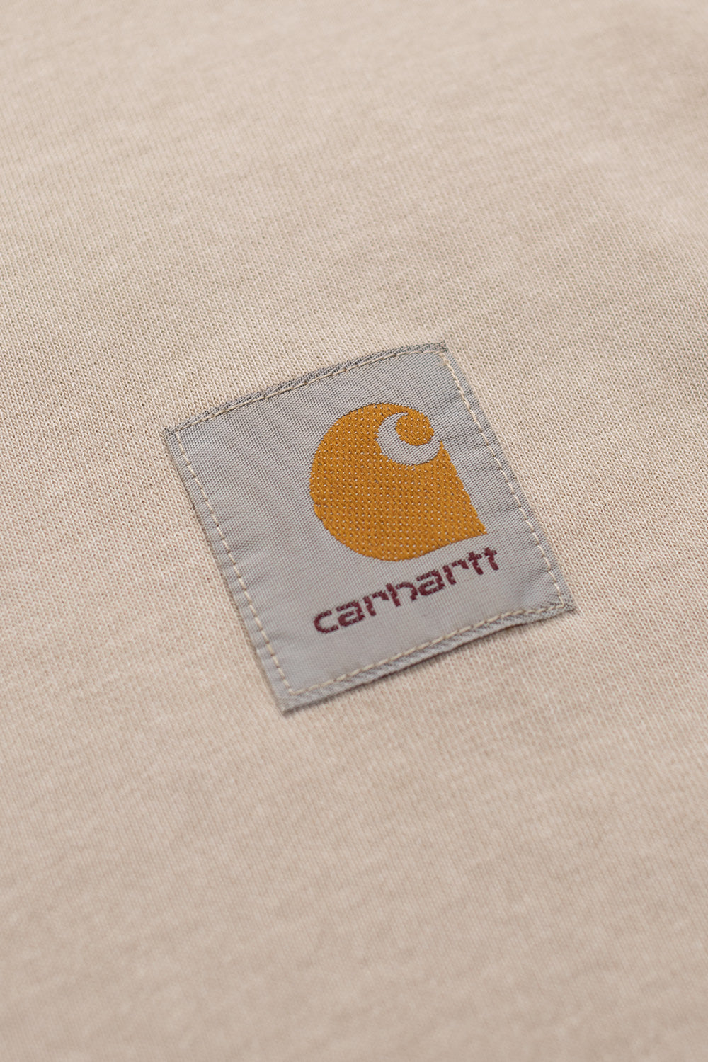 Carhartt WIP Nelson Tee Fleur De Sel – Leichtes 195 g/m² Baumwoll-T-Shirt mit ikonischem Square Label auf der Brust und atmungsaktivem Jersey-Stoff.