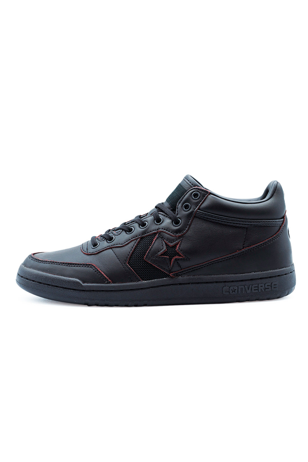 Seitenansicht des Remy Taviera Fastbreak Pro Mid mit schwarzem Leder-Upper, das mit der Zeit burgundfarben durchscheint