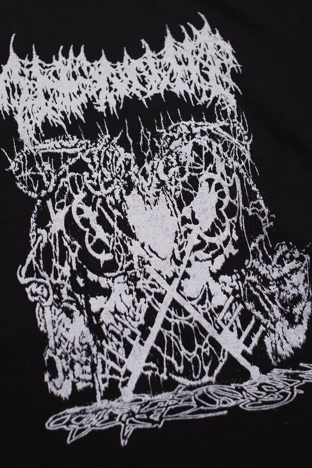 EC Melodi Gruel T-Shirt in Schwarz – Trendiges schwarzes T-Shirt mit kreativem Gruel-Design, ideal für modebewusste Fashion-Fans