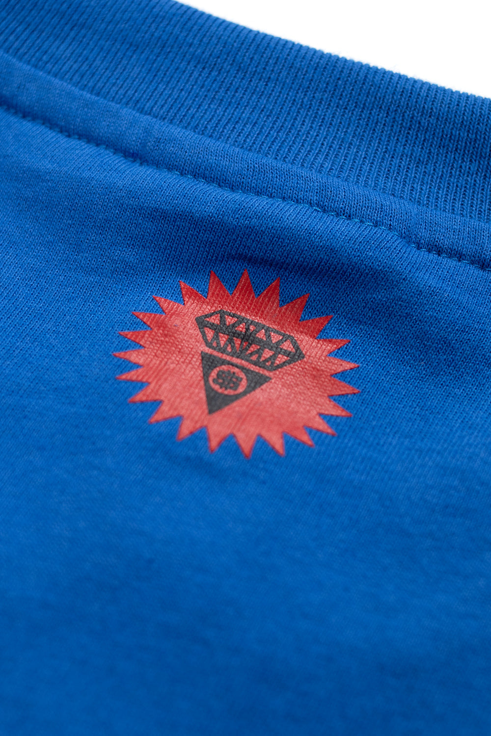 IceCream Rhinestone Cones & Bones T-Shirt Blue – Blaues T-Shirt mit dem berühmten Cones & Bones-Design von IceCream und funkelnden Rhinestones für einen einzigartigen Look