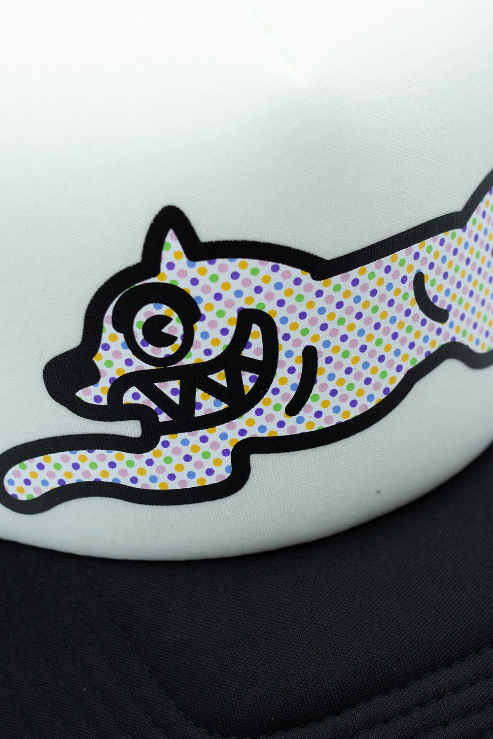Stylische IceCream Polka Dot Cap – Pharrell Williams Streetwear-Design mit ikonischem Hundemotiv vorne.