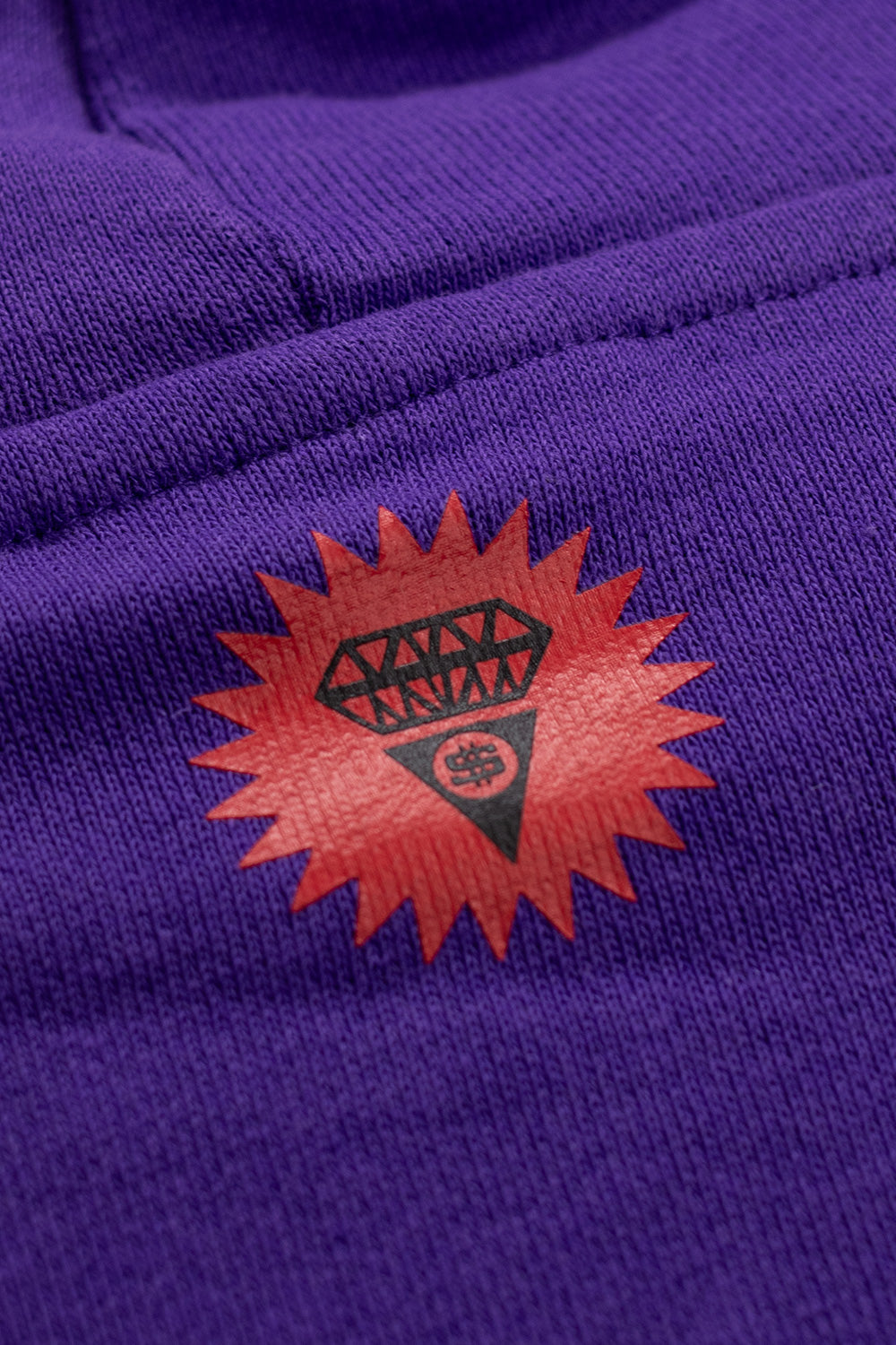 Streetwear trifft auf Skatekultur – IceCream Popover Hood mit Running Dog Design, entworfen von Pharrell Williams & Nigo.