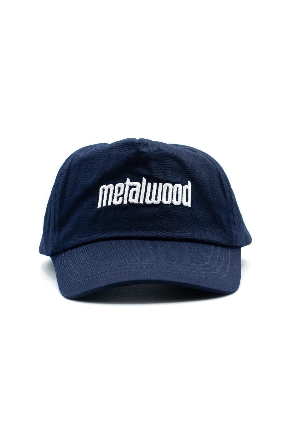 Metalwood Studio 5 Panel Cap Navy – Stylische Cap mit gesticktem Metal-Logo, verstellbarem Klettverschluss und Schweißband für optimalen Tragekomfort.