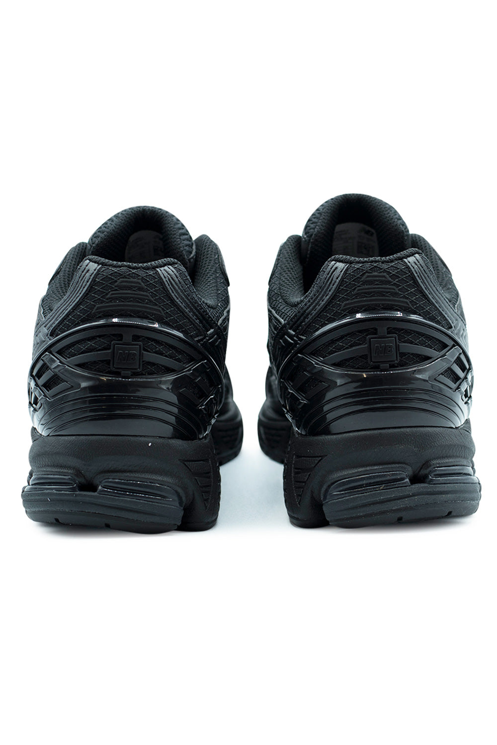 New Balance 1906 Utility Sneakers Black – Vielseitige Sportschuhe mit komplett schwarzem Design und griffiger Außensohle