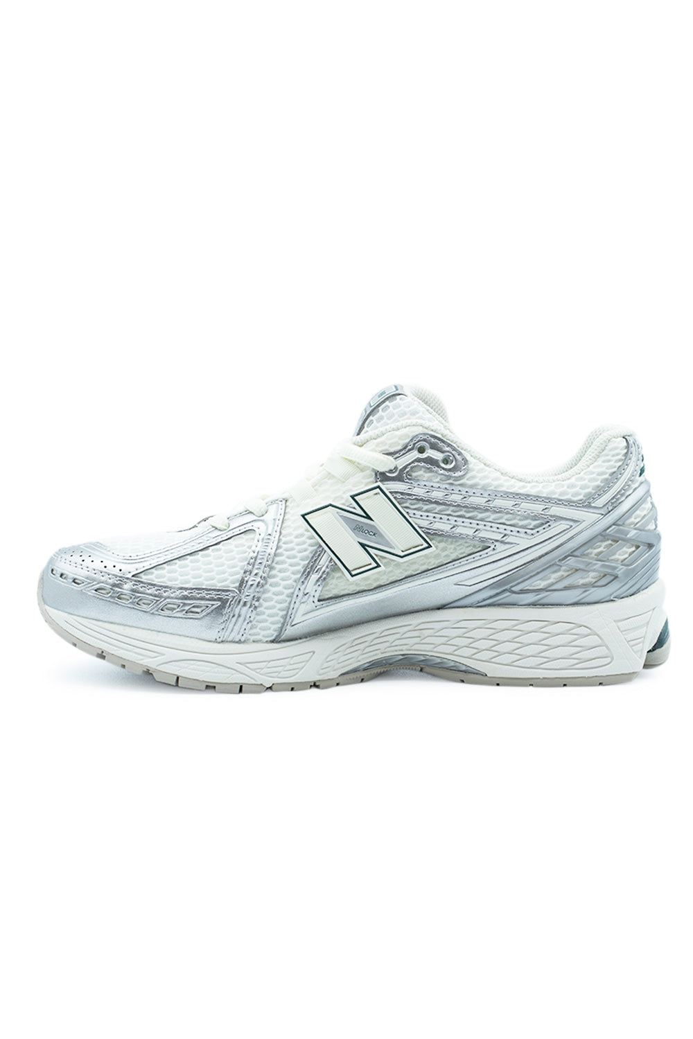 New Balance 1906R Schuh in Silver Metallic, Sea Salt und New Spruce – Der ideale Sneaker für Sport und Freizeit mit einem eleganten, modernen Look.