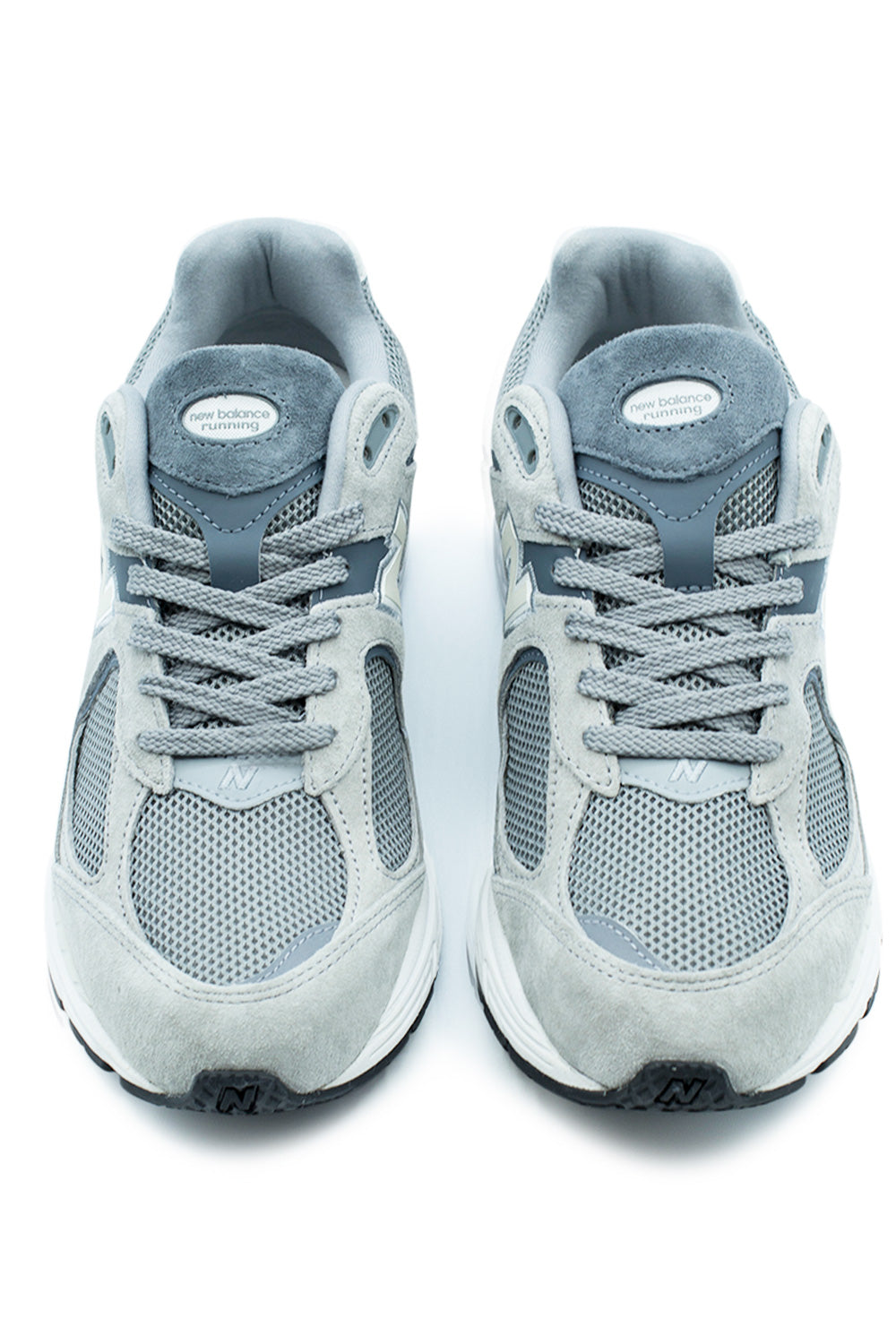 New Balance 2002R in Steel, Lead und Orca – Komfortabler und langlebiger Sneaker mit vielseitigem Farbmix aus Grau und Schwarz für jedes Abenteuer.