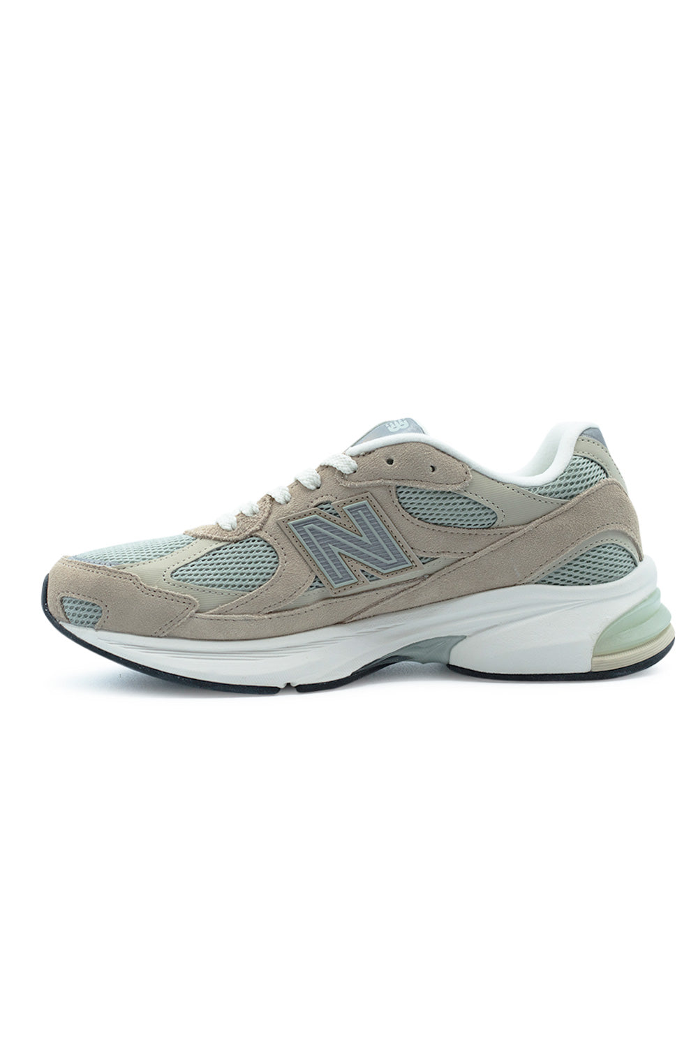 inner side New Balance 2010 sneaker with TPU Stability Web midfoot support, technical mesh underlays and sculpted sole unit for enhanced motion control