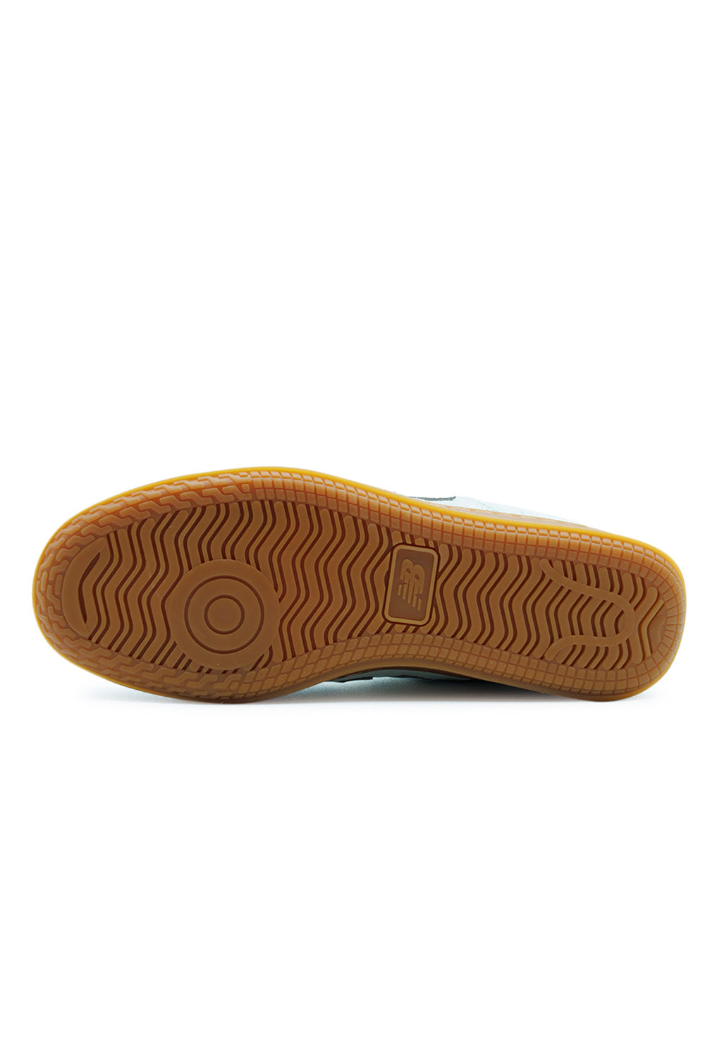 New Balance CT500 – Klassischer Court-Sneaker mit ikonischem Stitch-Logo und luxuriösem Wildleder-Obermaterial