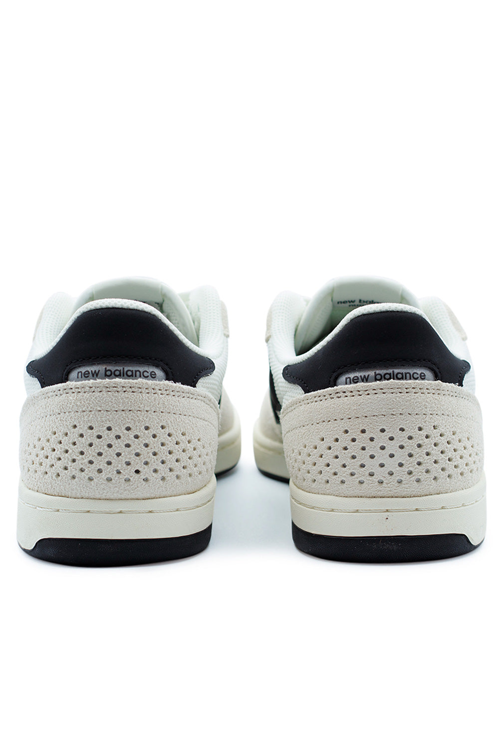 New Balance Numeric 440 V2 Low – Langlebiger Skate-Schuh mit Ndurance-Gummisohle für verbesserte Haltbarkeit an stark beanspruchten Bereichen.
