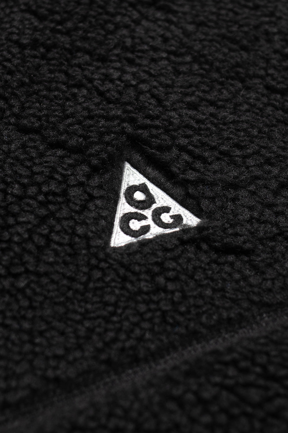 "Nike ACG Canwell Glacier Jacket Summit White – Vielseitige Outdoorjacke in Schwarz und Summit White von Nike ACG für maximalen Schutz in den Bergen"