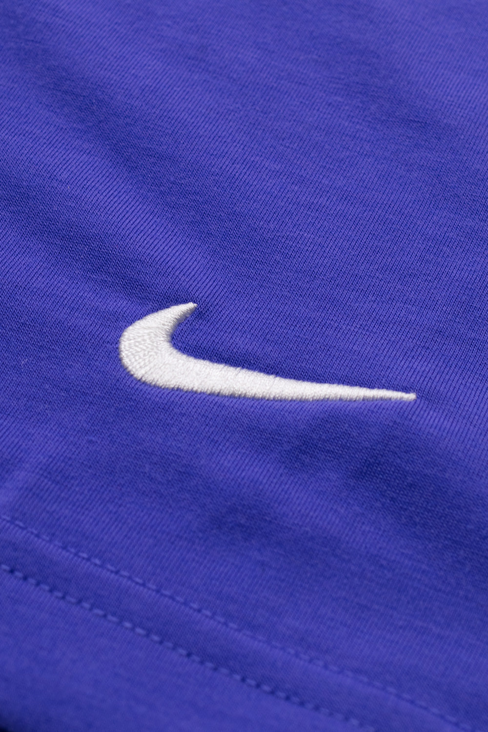 "Nike ACG Dri-FIT ADV Goat Rocks T-Shirt in Persian Violet – atmungsaktives und feuchtigkeitsableitendes Material für Outdoor-Aktivitäten"