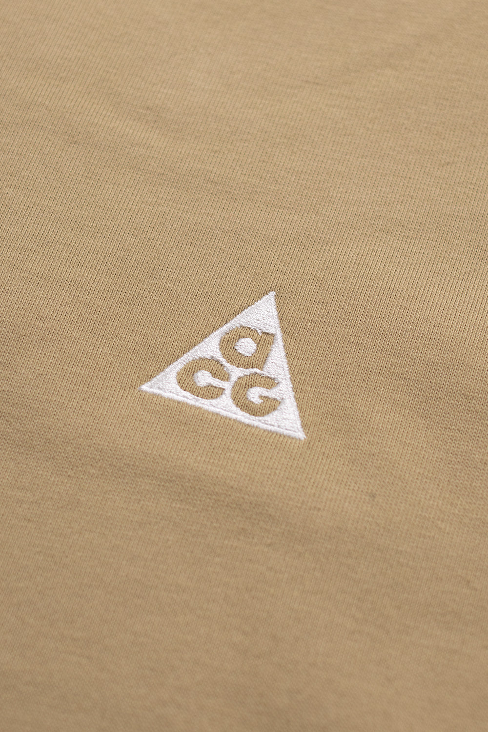 Nike ACG Parachute Beige Dri-Fit Max90 T-Shirt – Innovatives Design für Sport und Freizeit im Outdoor-Bereich