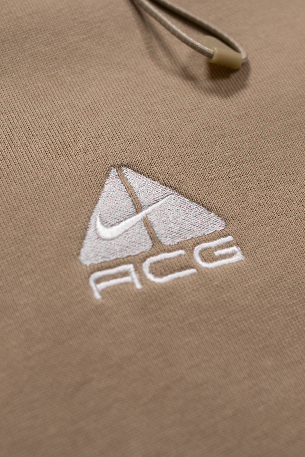 Nike ACG Fleece Therma-Fit Hoodie Khaki / Khaki – Nike ACG Hoodie aus Thermo-Fleece in Khaki für ultimativen Komfort und Wärme bei allen Bedingungen