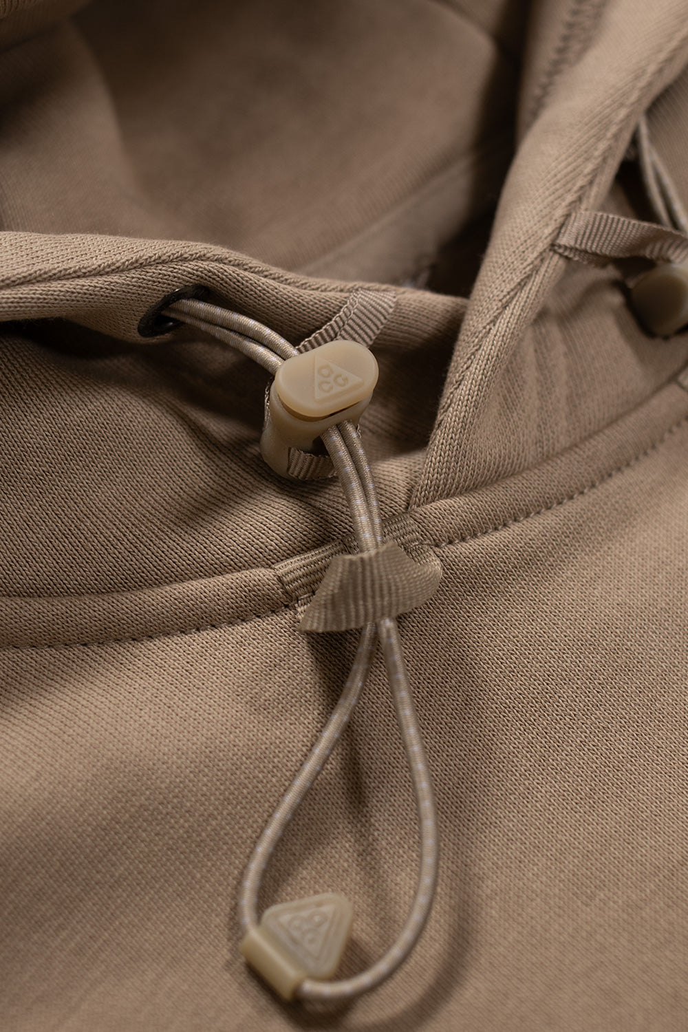 Nike ACG Therma-Fit Hoodie Khaki – Vielseitiger Nike ACG Hoodie in Khaki mit Fleece-Material und Therma-Fit-Technologie für besten Wetterschutz