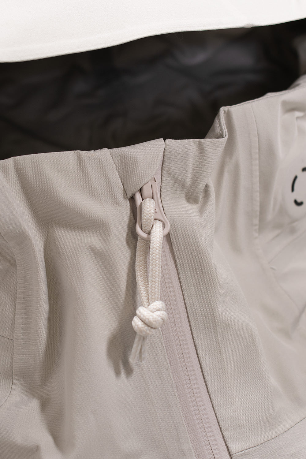 Nike ACG Misery Ridge Storm-FIT ADV GORE-TEX Jacket Lt Orewood Brown – Hochfunktionale GORE-TEX Jacke von Nike ACG für Outdoor-Abenteuer bei jedem Wetter