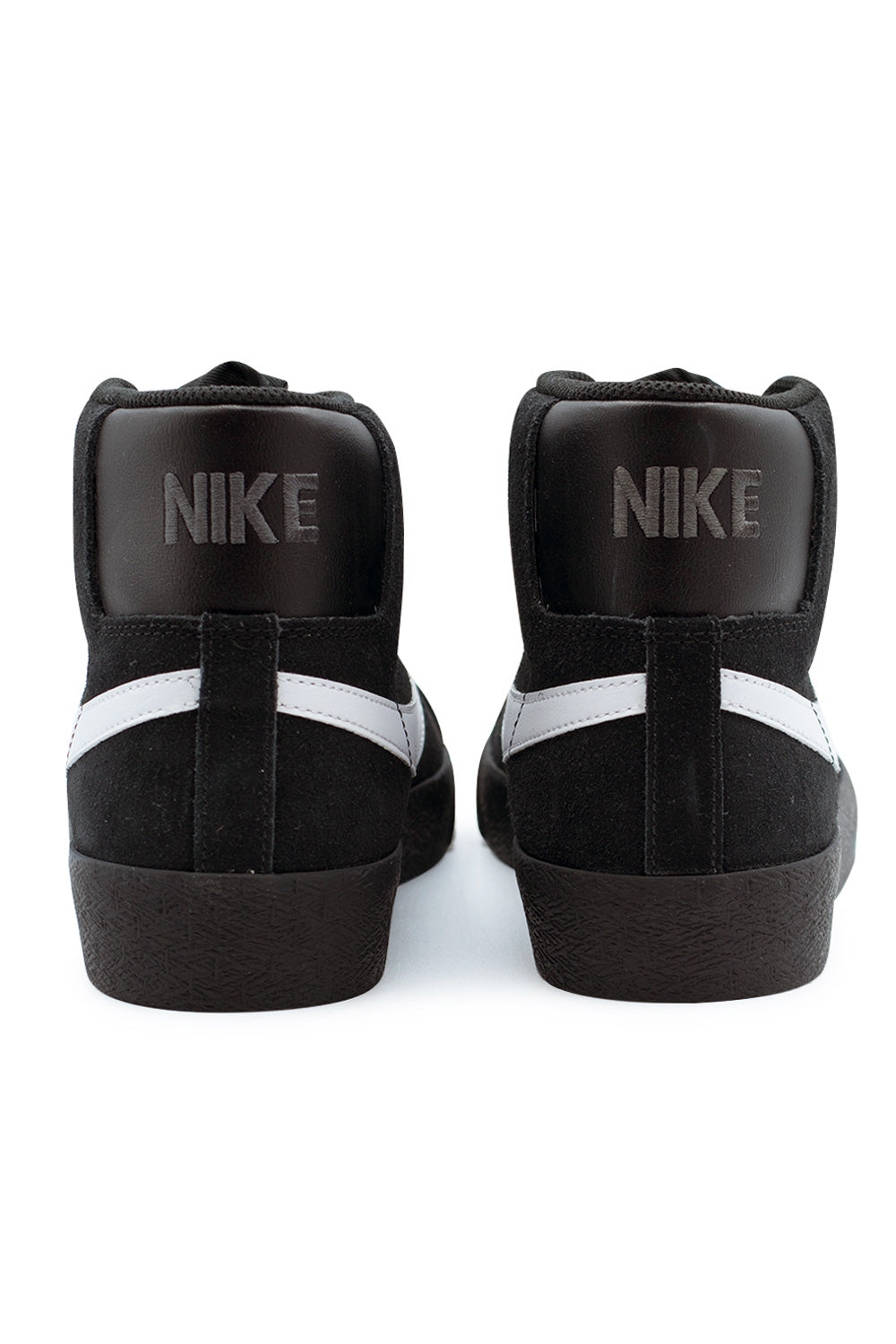 Nike SB Zoom Blazer Mid Schuh in Black/White/Black – Vielseitiger Skate-Sneaker mit hoher Strapazierfähigkeit und stilvollem Look.