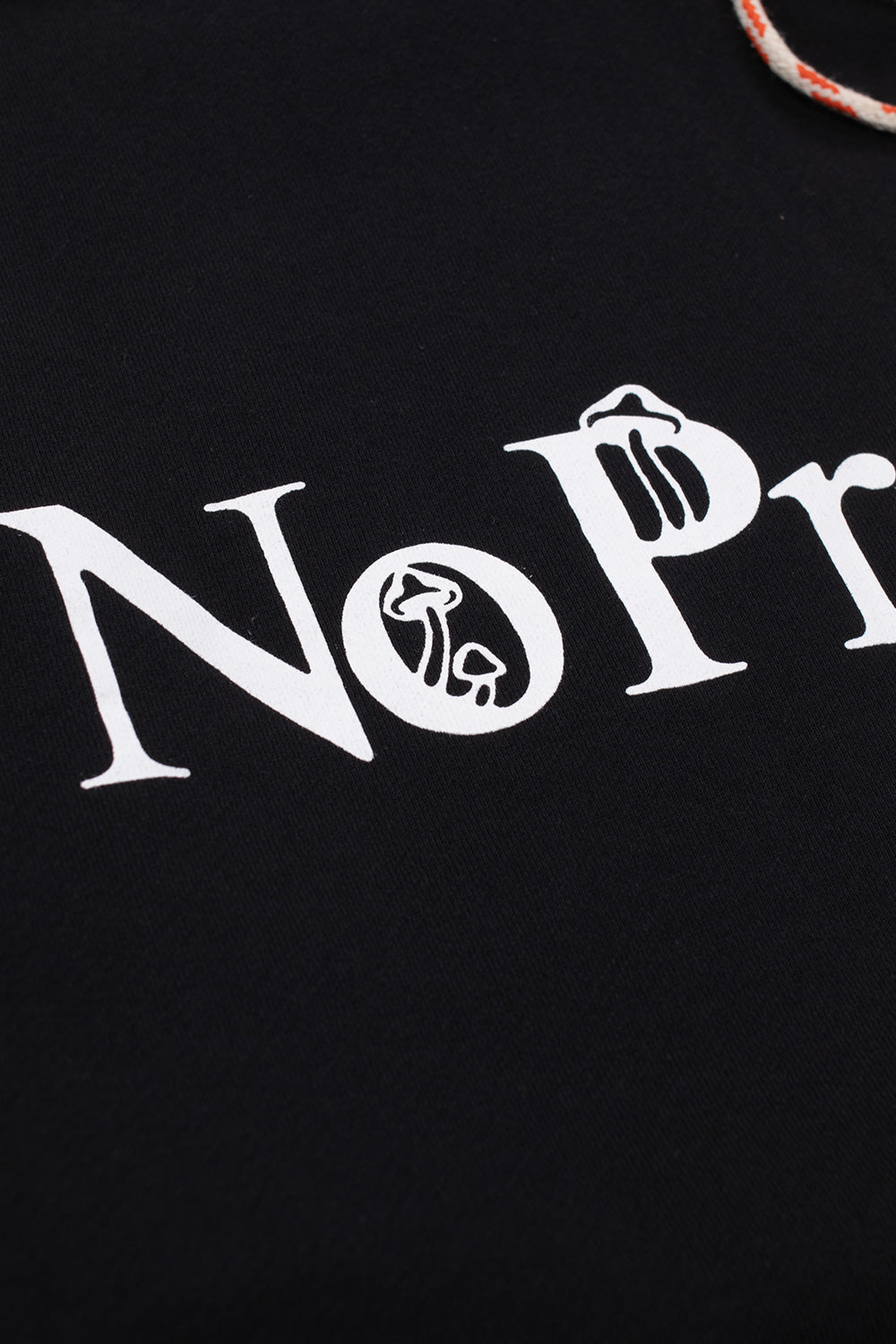 No Problemo Funghi Problemo Hoodie Black – Lässiger schwarzer Hoodie mit lustigem Funghi Problemo-Motiv für entspannte Outfits