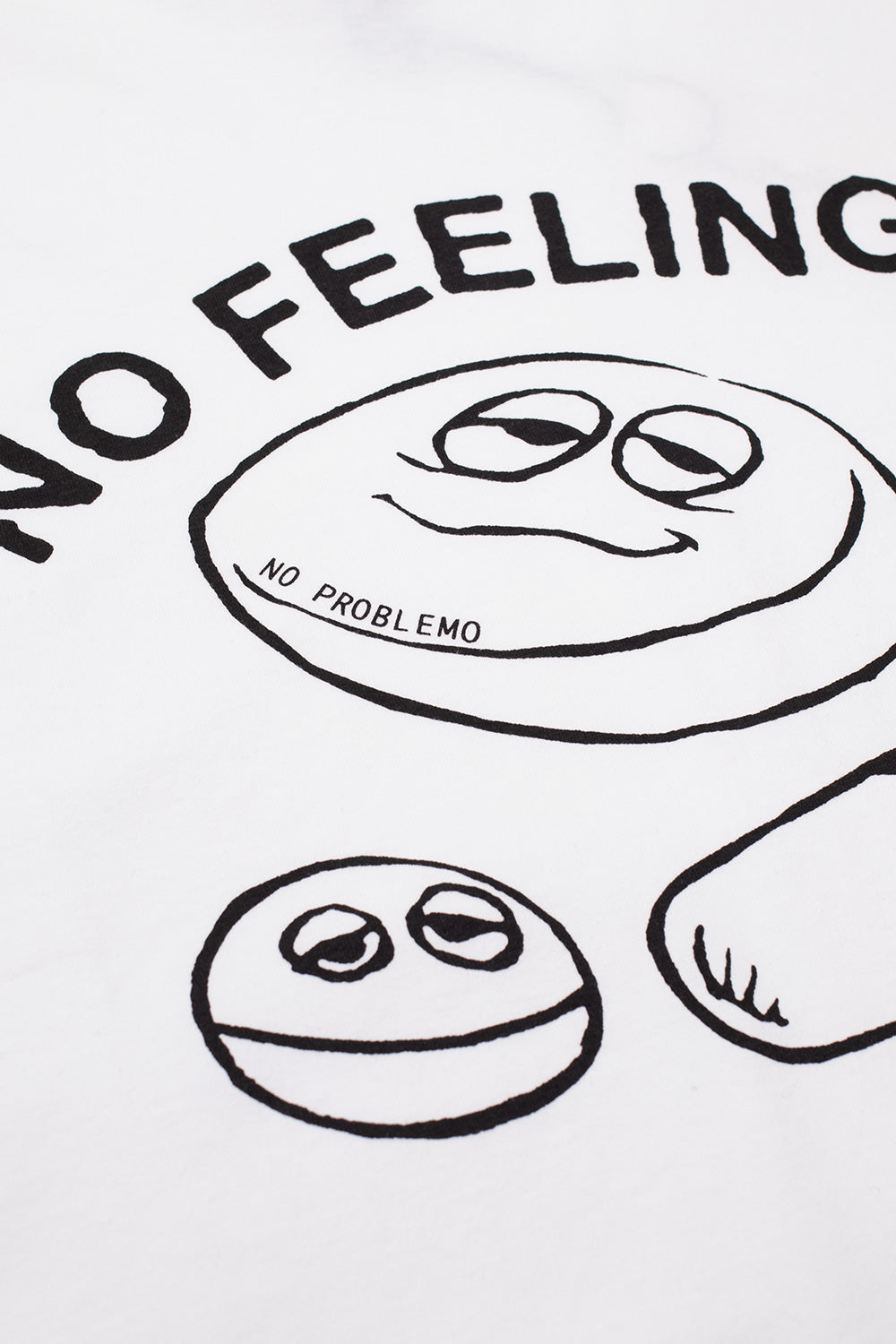 "No Problemo 'Hard Feelings' T-Shirt White – Cooles weißes T-Shirt mit markantem 'Hard Feelings'-Design für trendbewusste Looks"