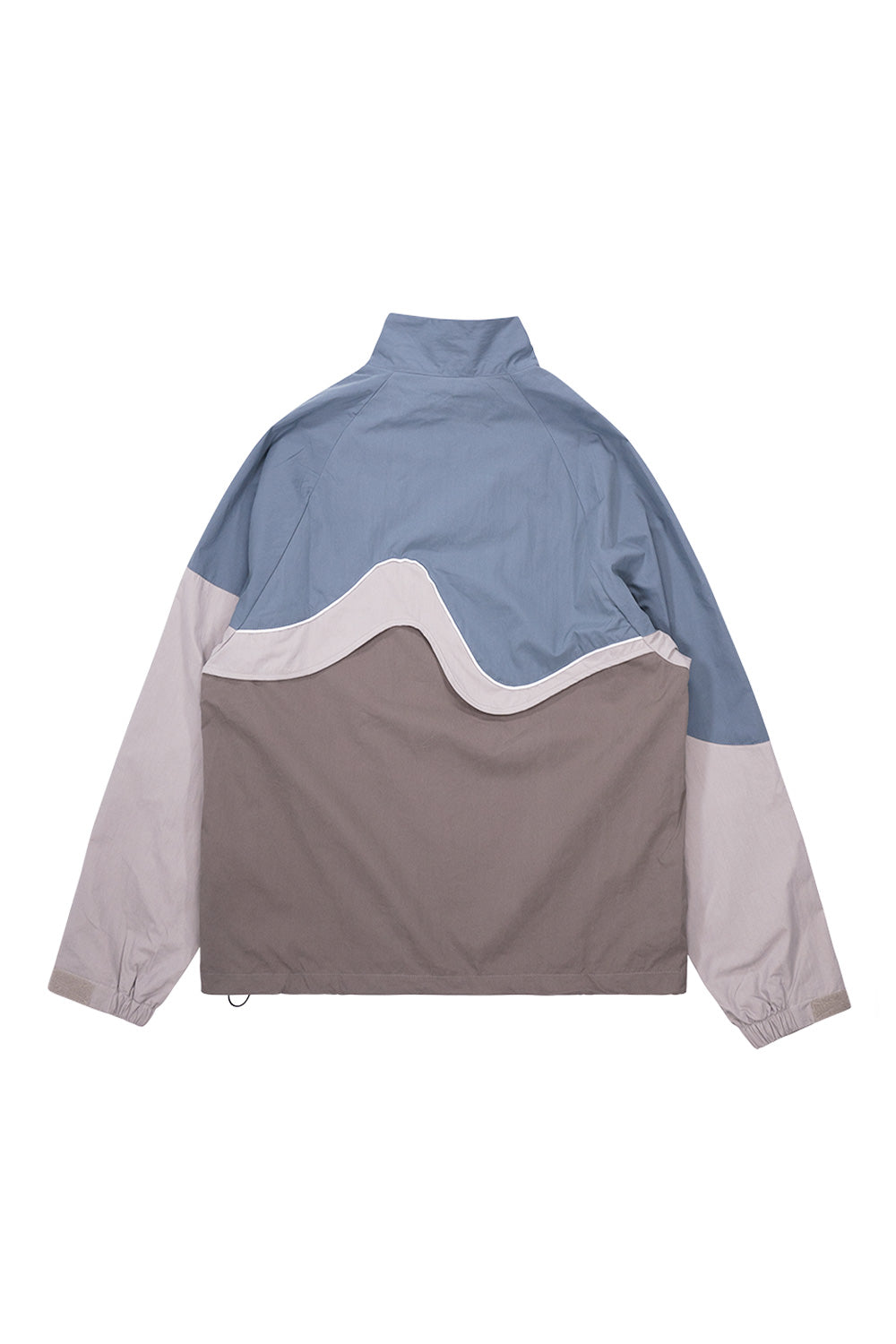 "Rückansicht der Perks and Mini Egg Shell Jacket – stilvolle Kapuzenjacke mit dezenter Logo-Branding"