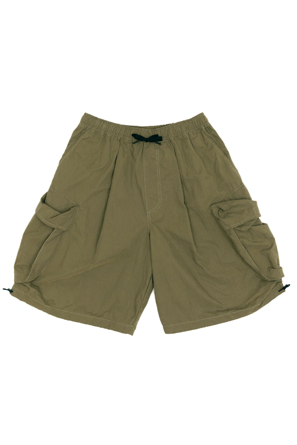 "Perks and Mini Gateway Chow Shorts in Elm – lässige grüne Shorts mit Allover-Print und entspannter Passform"