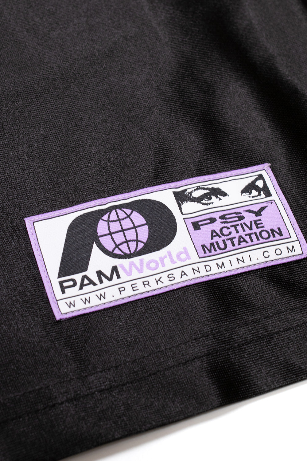"Perks and Mini Stargate Jersey – stylisches Performance-Shirt mit auffälligem Design und funktionalem Material"