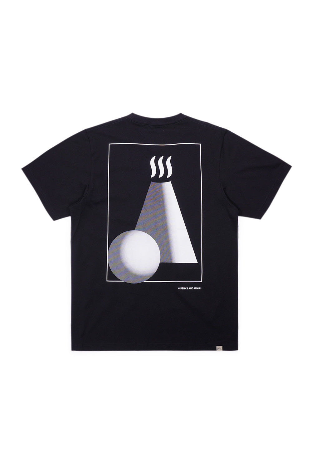 "Vorderansicht des Perks and Mini Onsen T-Shirts – stylisches Streetwear-T-Shirt mit lockerer Passform"