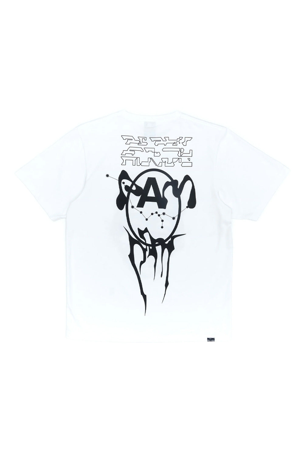 "Rückansicht des Perks and Mini POAM T-Shirts – minimalistischer Look mit dezenter Logo-Branding"