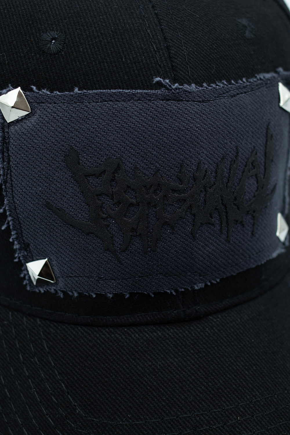 Personal Joint A Studded + Patch Denim 6 Panel Cap Black – Coole schwarze Cap aus Denim mit Nieten und kreativen Patches für einen urbanen Look