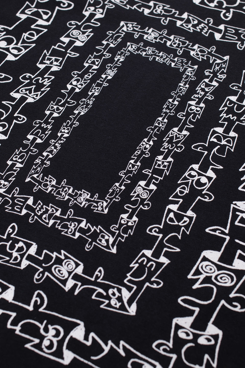 Schwarzes Slinky T-Shirt mit Moodswings-Motiv, ideal für lässige Outfits und urbane Modefans.