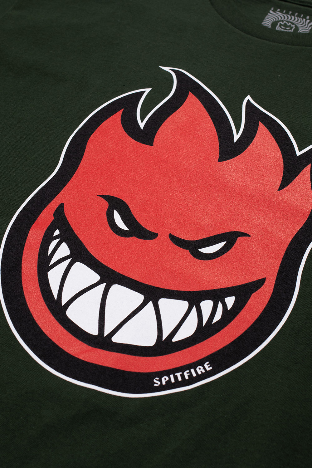"Waldgrünes Spitfire Wheels T-Shirt mit auffälligem Bighead-Logo"