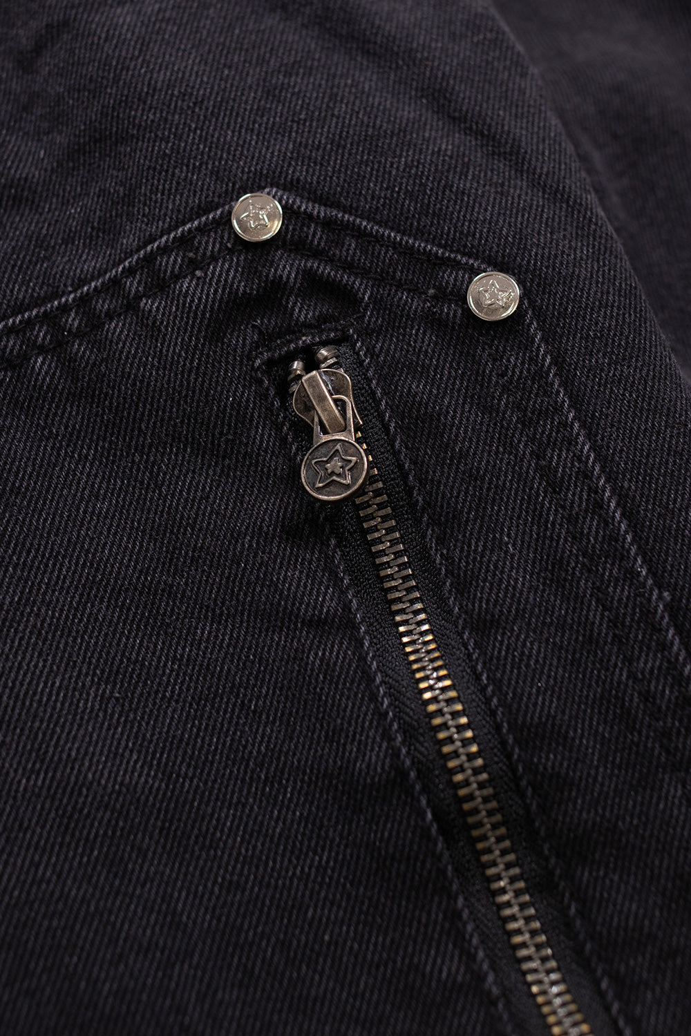 Starteam East Village Zip Up Jacket Black – Robuste schwarze Denim-Jacke für jeden Anlass im coolen Streetwear-Stil