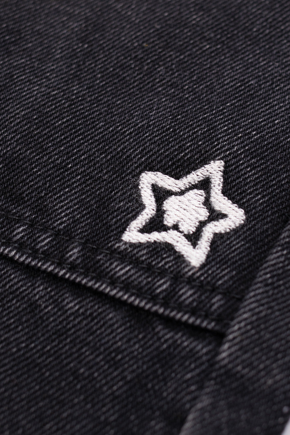 Starteam East Village Double Knee Star Black Jeans – Modische schwarze Jeans mit doppeltem Knie und einzigartigem Sternenmuster