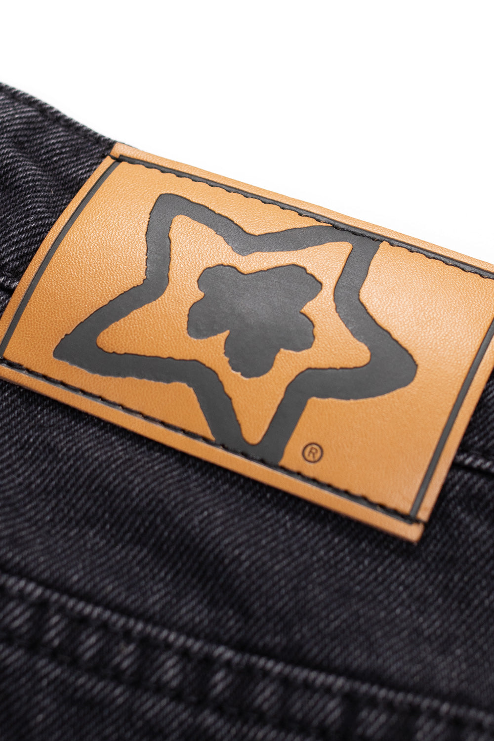 Starteam East Village Double Knee Star Jeans – Black – Lässige schwarze Denim-Jeans mit Double-Knee-Design und coolen Sternen-Details