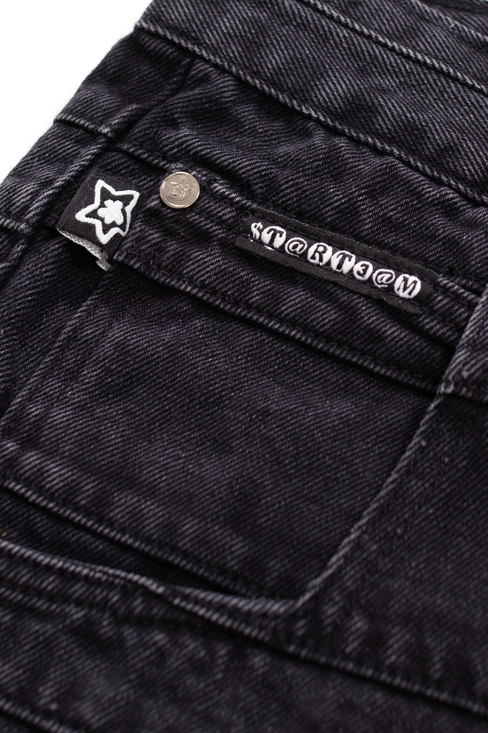 Starteam East Village Layered Star Jeans in Black – Trendige schwarze Jeans mit Schicht-Design und Star-Details für einen urbanen Style