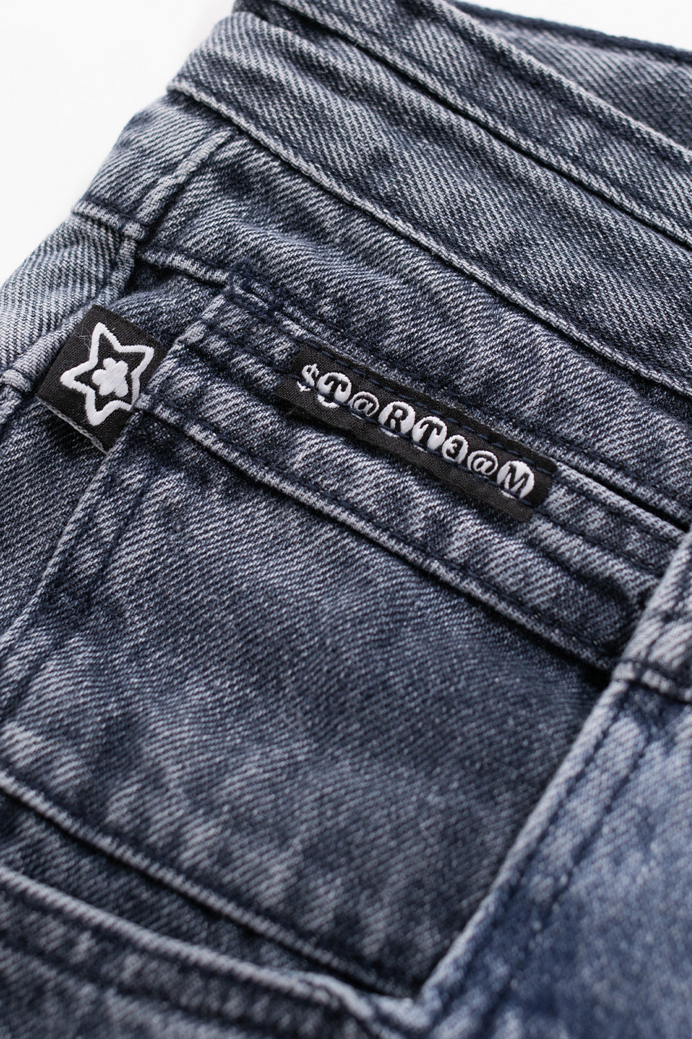 Starteam East Village Layered Star Jeans in Blue – Stylische blaue Jeans mit Schicht-Design und kreativen Sternen-Prints