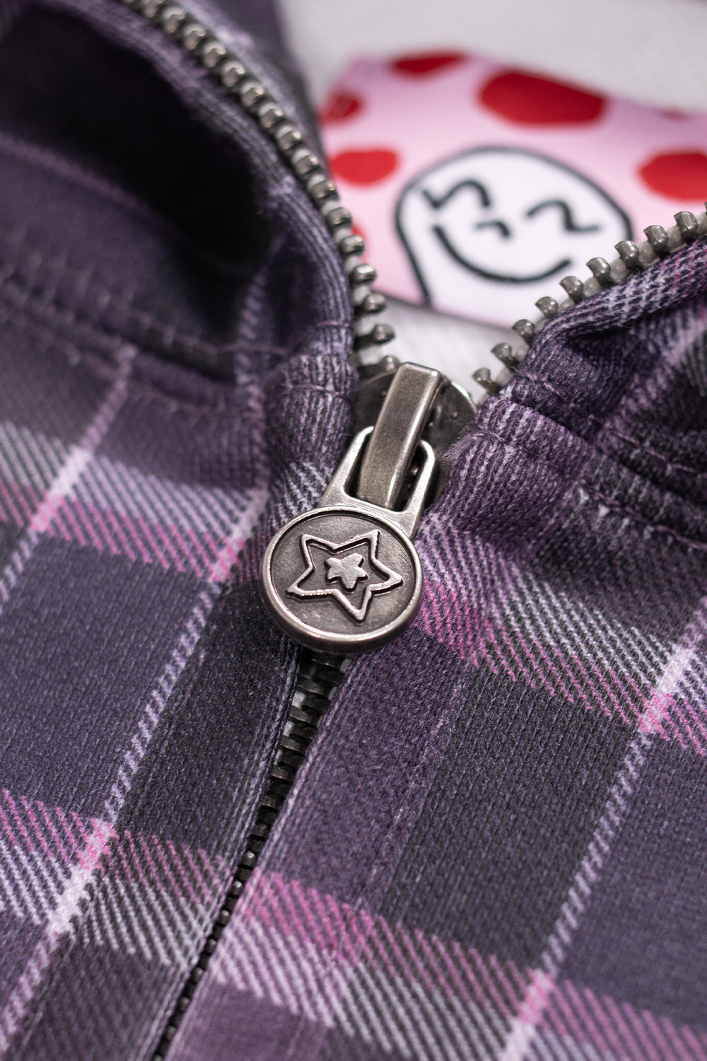 Starteam East Village Plaid Zip Hoodie Purple – Trendiger lila Hoodie mit Voll-Reißverschluss und kariertem Design